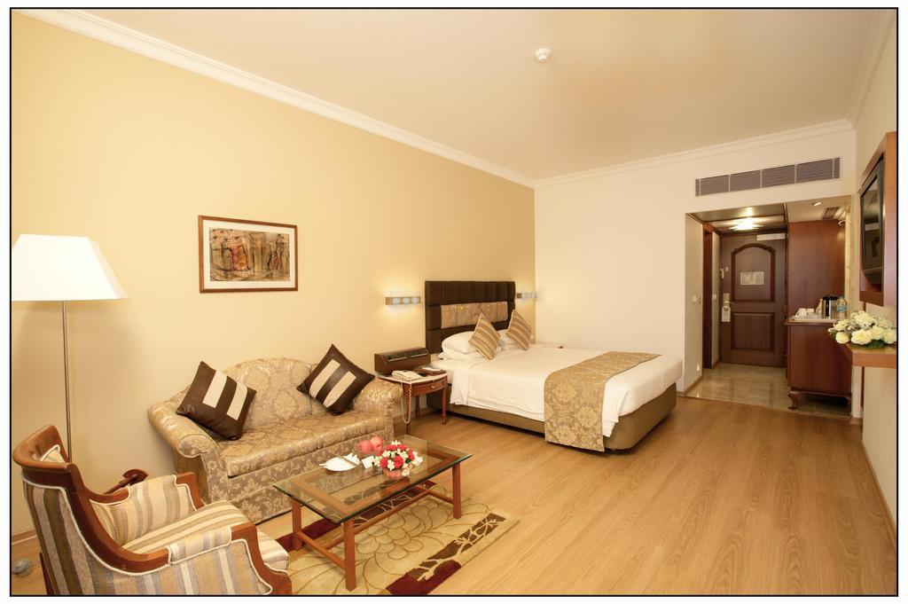 Sun-N-Sand Pune Exterior photo