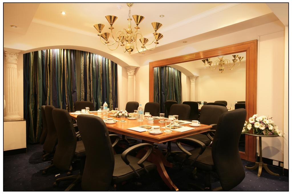 Sun-N-Sand Pune Exterior photo